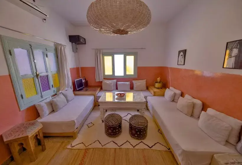 ホテル Dar Farhana