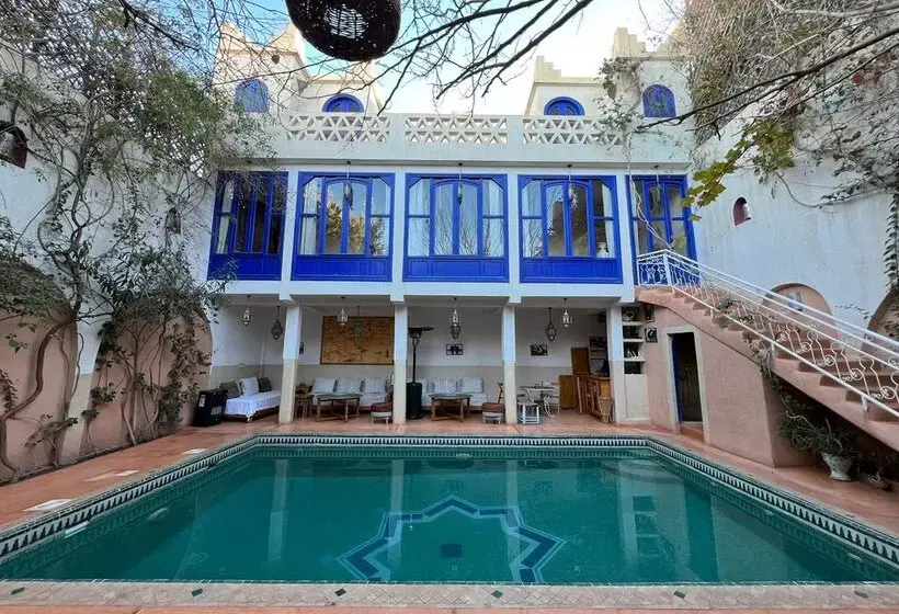 ホテル Dar Farhana