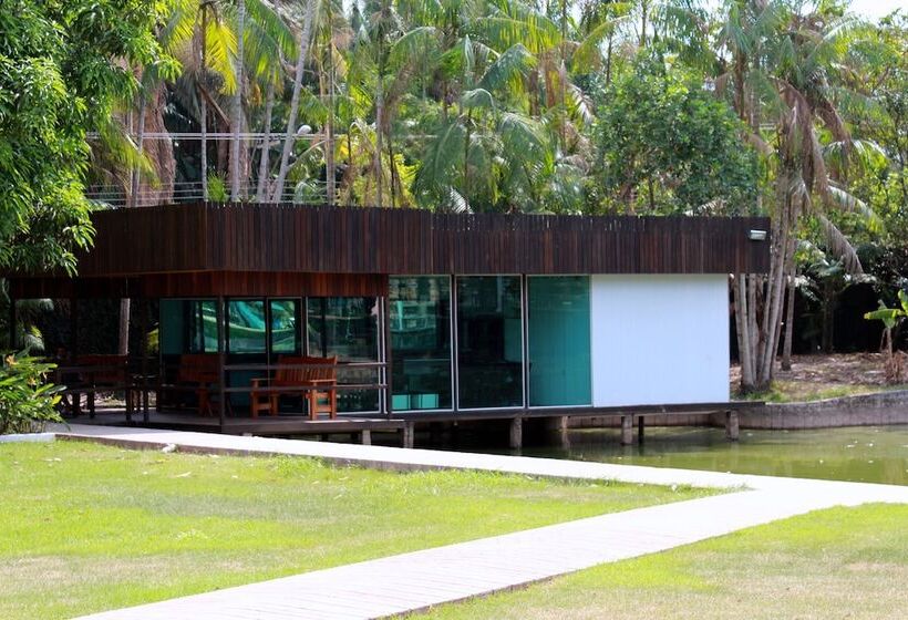 Отель Enzo Park