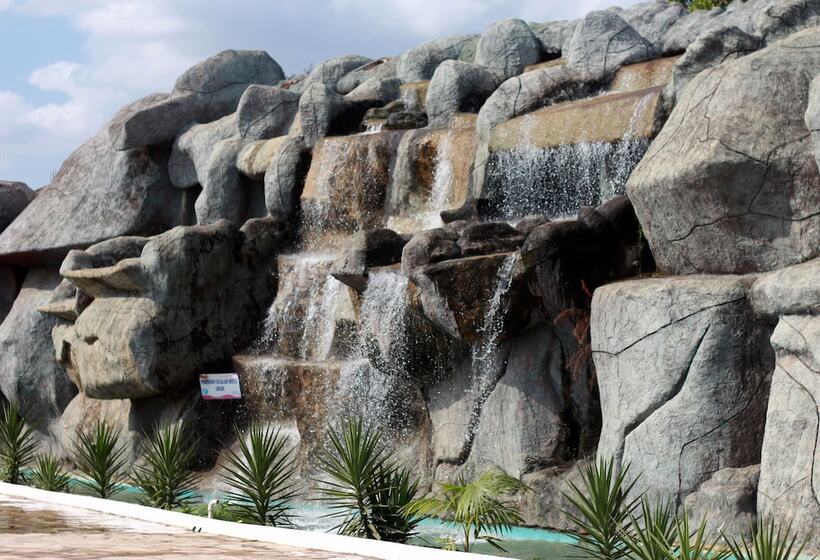 Отель Enzo Park