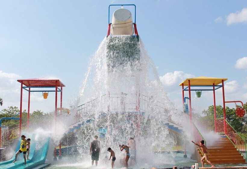 Отель Enzo Park