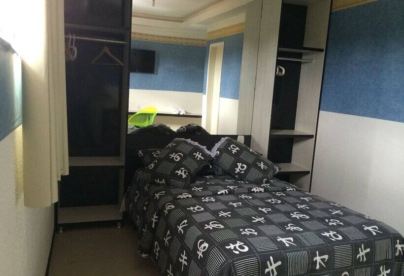 Отель Enzo Park