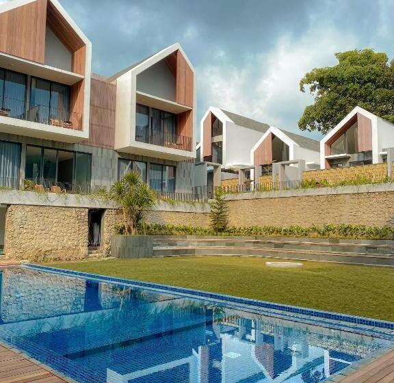 Facade Hotel By Azana