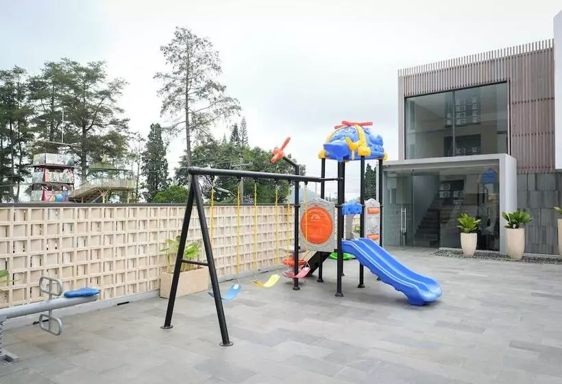 Facade Hotel By Azana