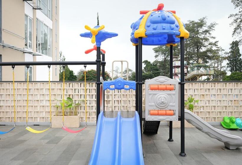 Facade Hotel By Azana