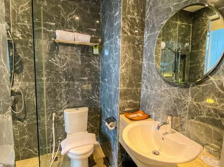 Facade Hotel By Azana