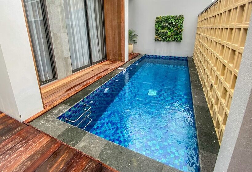 Facade Hotel By Azana