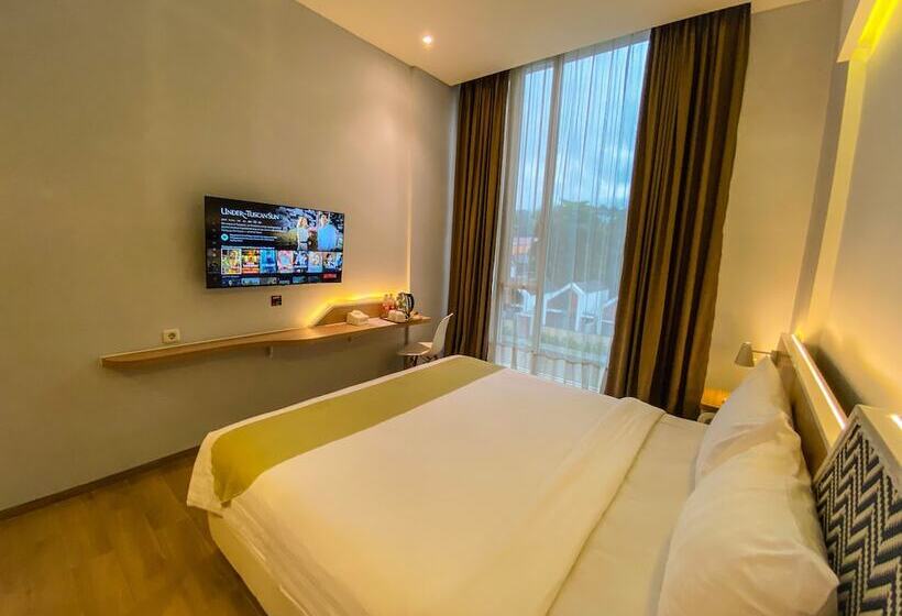 Facade Hotel By Azana