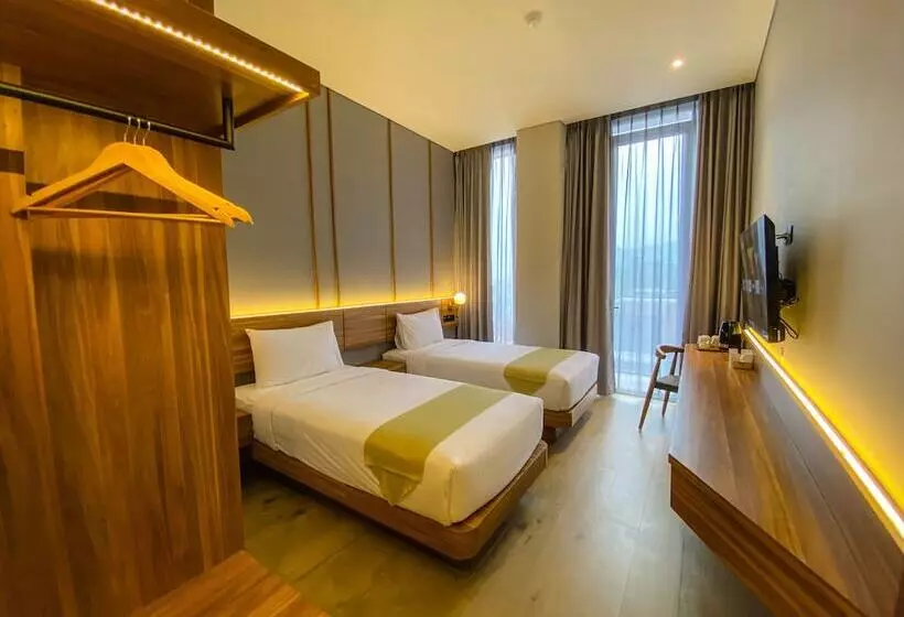 Facade Hotel By Azana