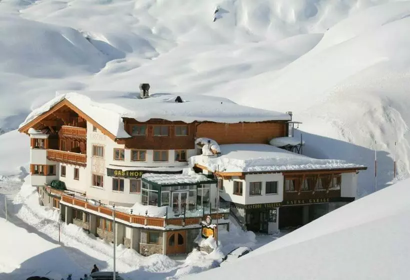 Hotelli Gasthof Valluga