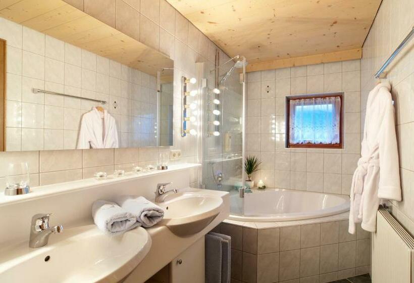 ホテル Gasthof Valluga