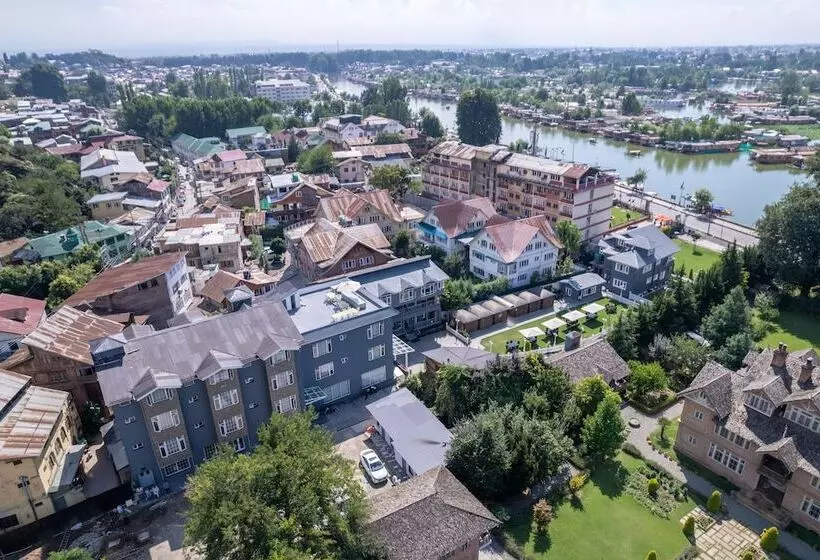 ホテル Grand Boulevard