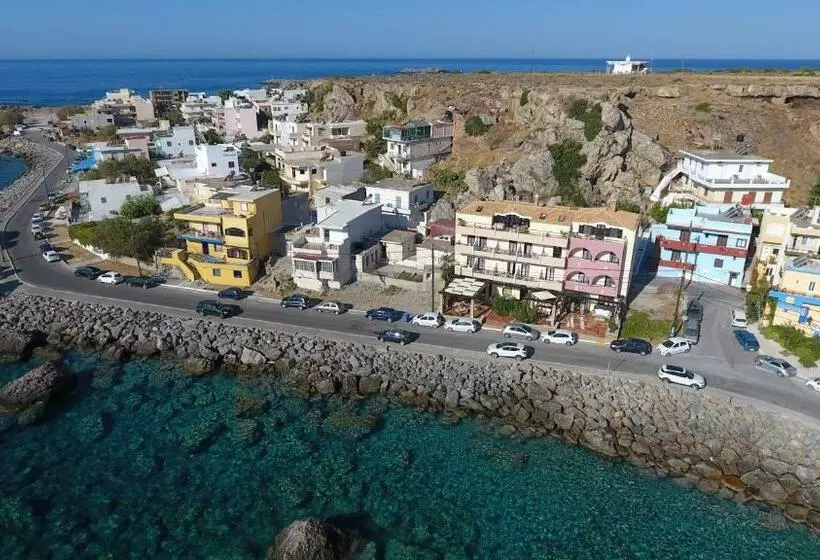 ホテル On The Rocks