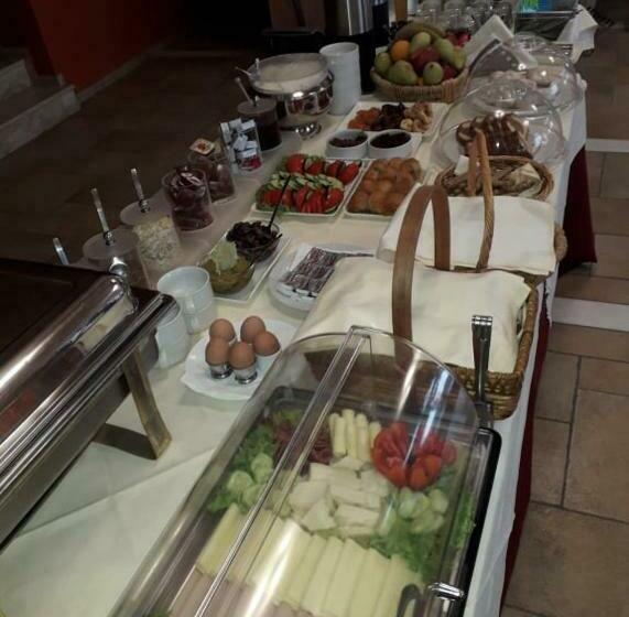 فندق On The Rocks