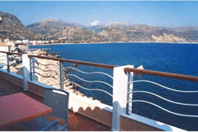 فندق On The Rocks