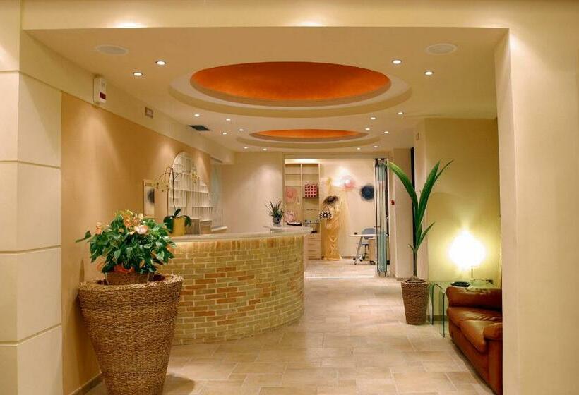 فندق On The Rocks