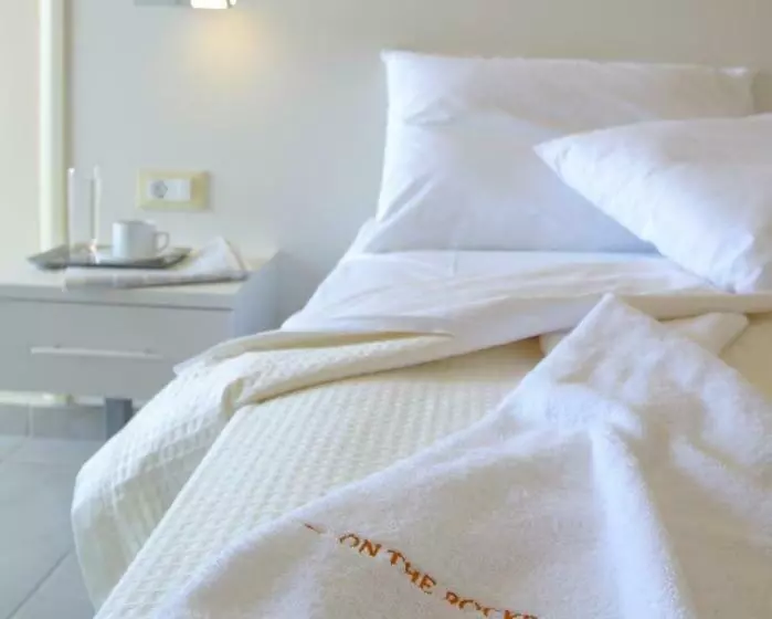 ホテル On The Rocks