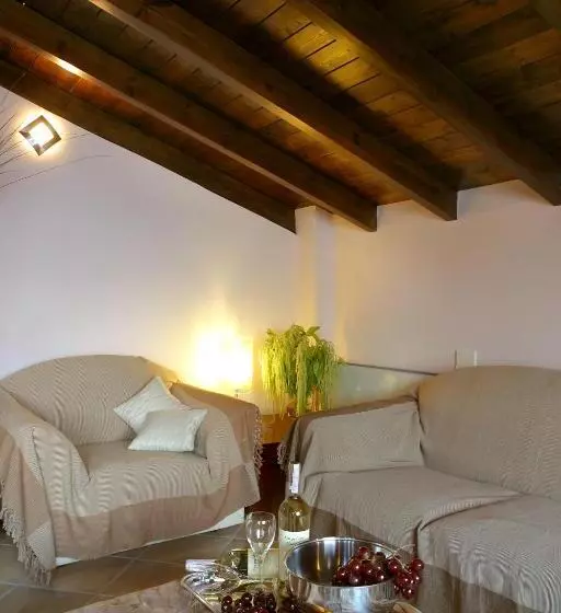 ホテル On The Rocks