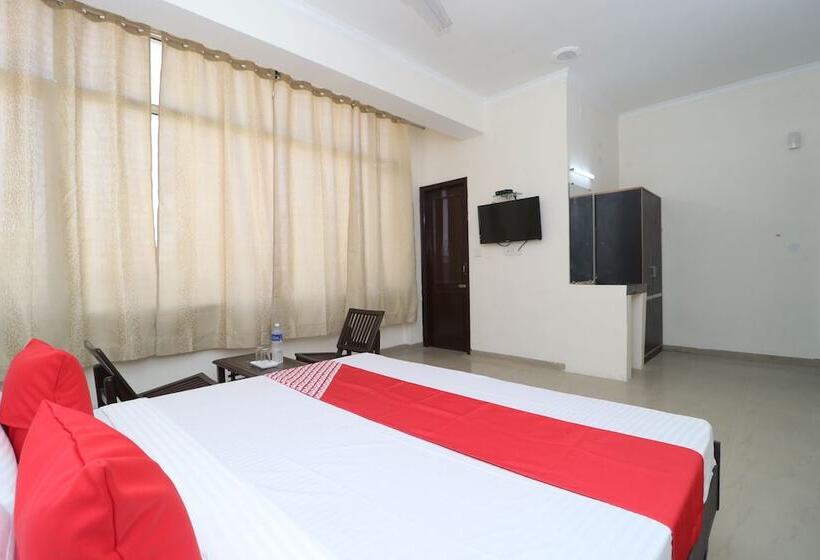 בית מלון כפרי Ra Vista By Oyo Rooms