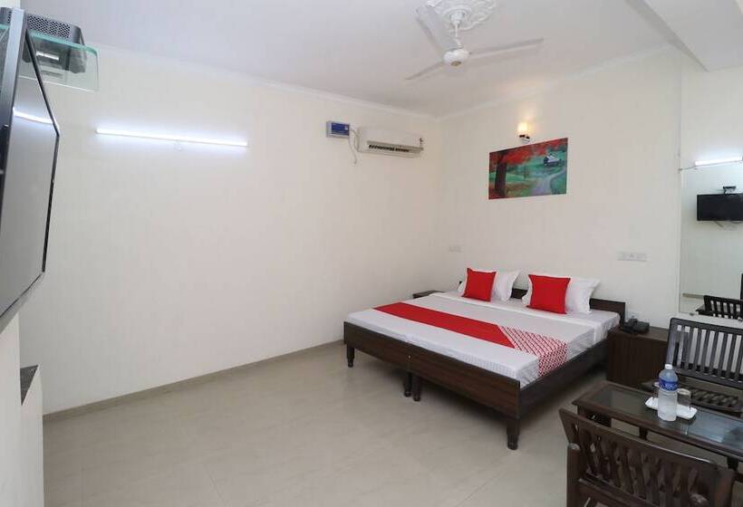 בית מלון כפרי Ra Vista By Oyo Rooms