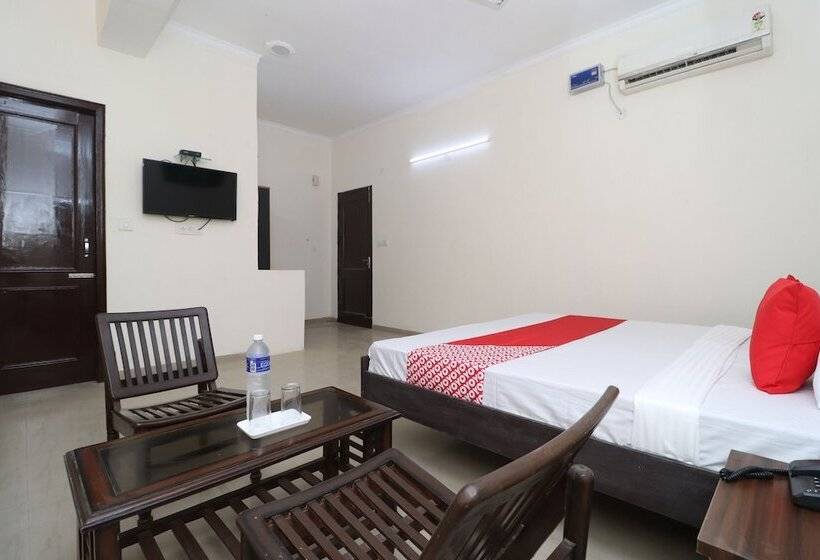 בית מלון כפרי Ra Vista By Oyo Rooms