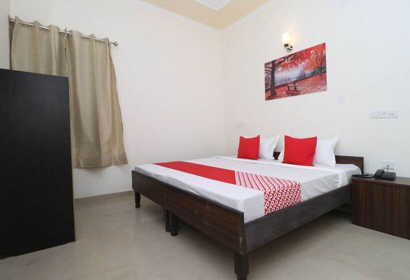 בית מלון כפרי Ra Vista By Oyo Rooms