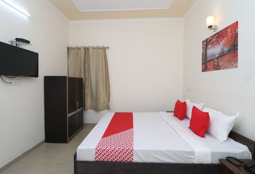 בית מלון כפרי Ra Vista By Oyo Rooms