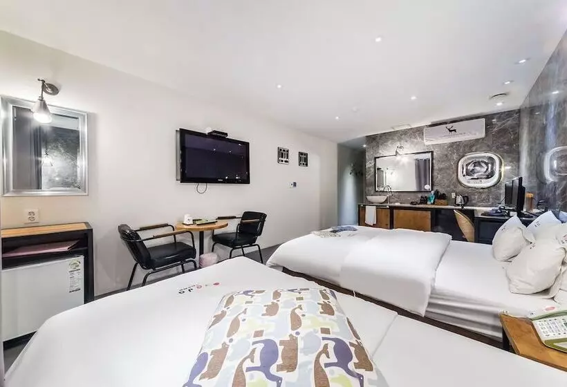 Hotelli Yaja Guri Sutaek