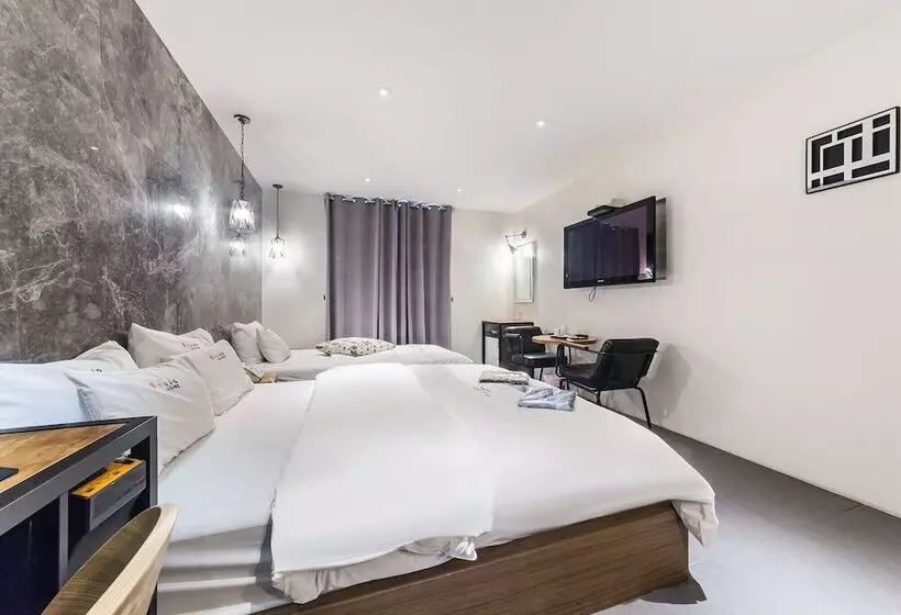 Hotelli Yaja Guri Sutaek