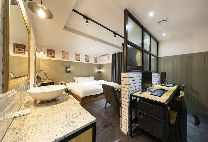 Hotelli Yaja Guri Sutaek