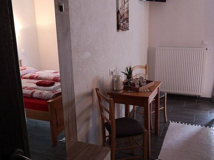 פנסיון House Karakas