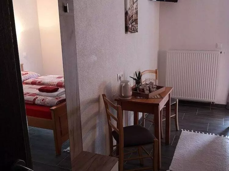 Majatalo House Karakas