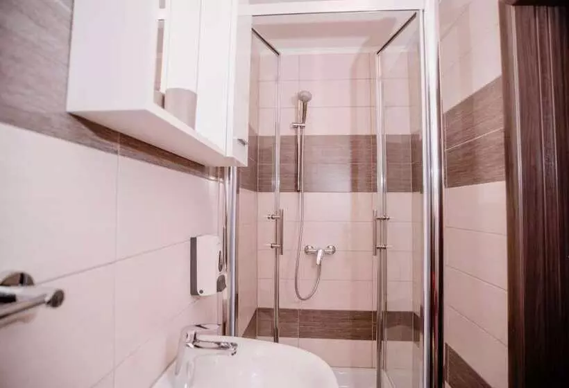 Majatalo House Karakas