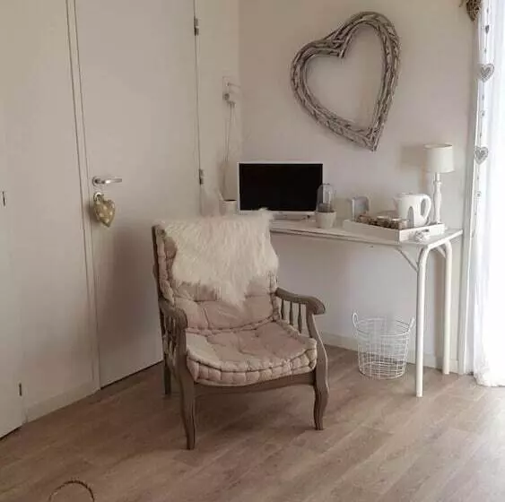 ベッドアンドブレックファースト Le Petit Monty