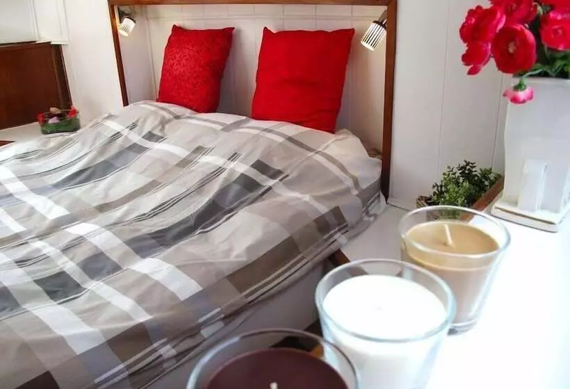 Boathotel Rotterdam Seven