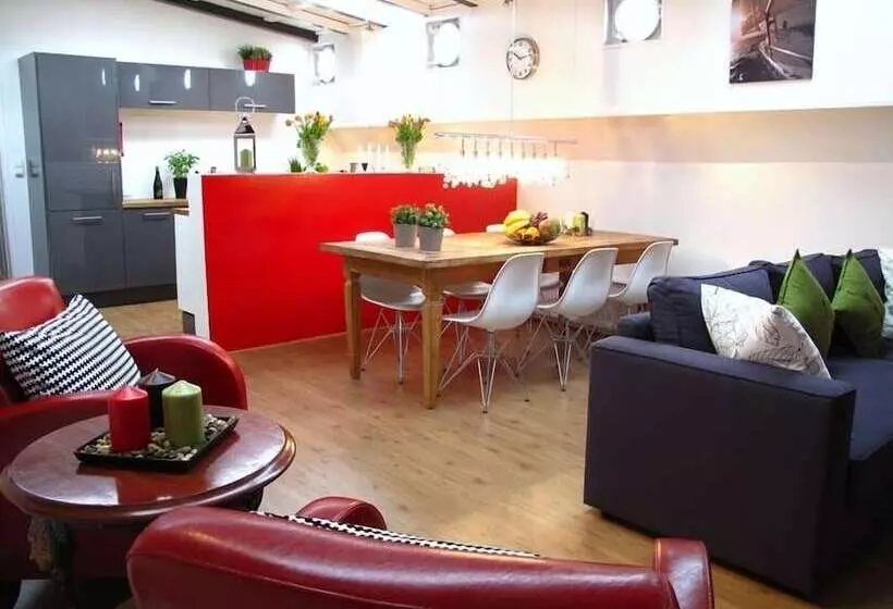 Boathotel Rotterdam Seven