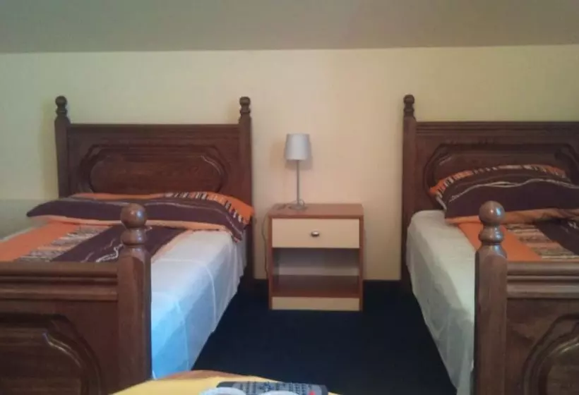 Forró Fogadó & Bauer Bistro