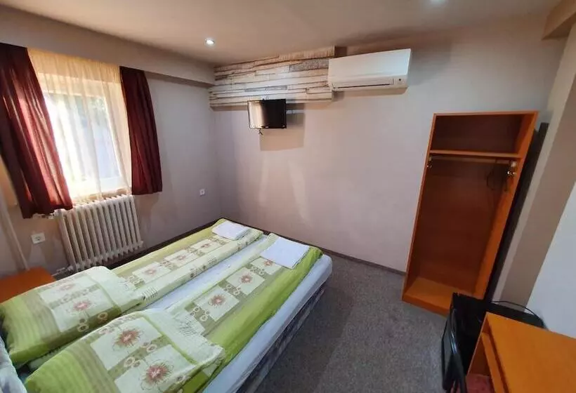 Forró Fogadó & Bauer Bistro