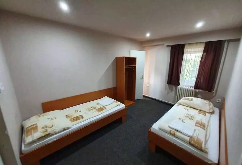 Forró Fogadó & Bauer Bistro