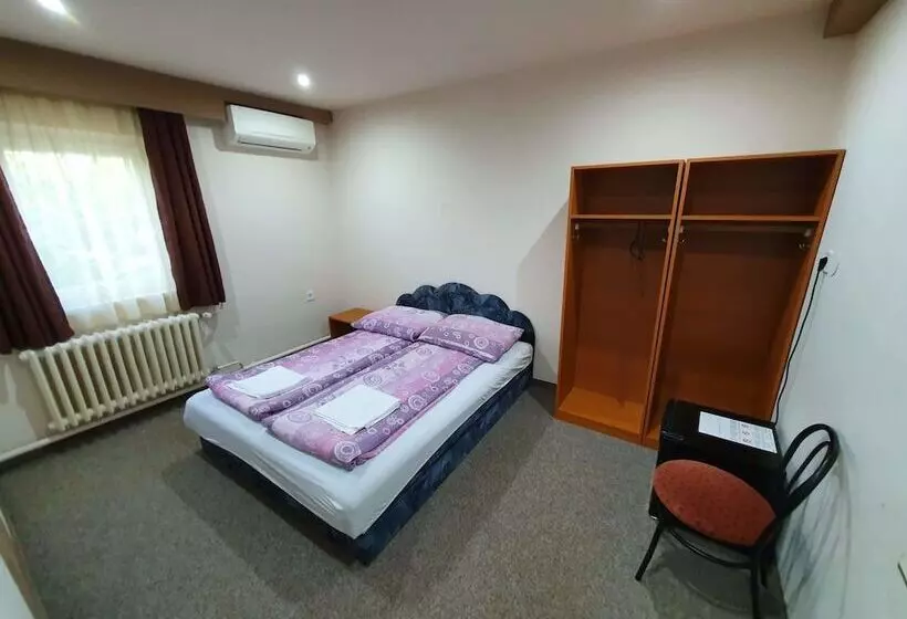 Forró Fogadó & Bauer Bistro