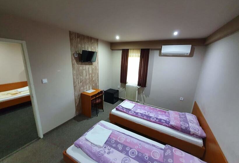 Forró Fogadó & Bauer Bistro