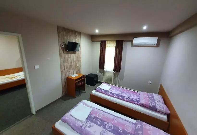 Forró Fogadó & Bauer Bistro