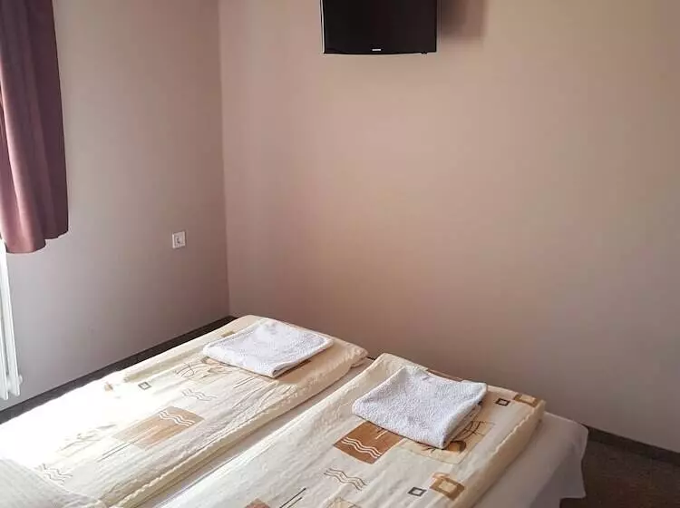 Forró Fogadó & Bauer Bistro