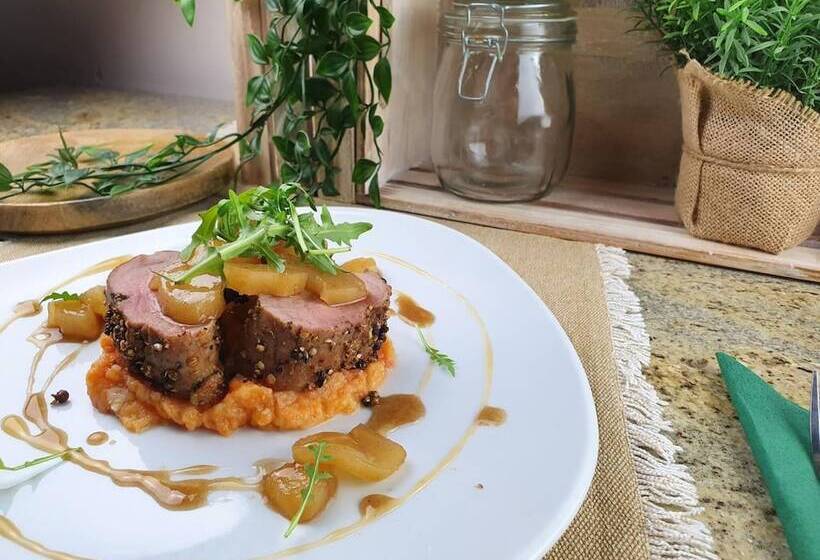 Forró Fogadó & Bauer Bistro