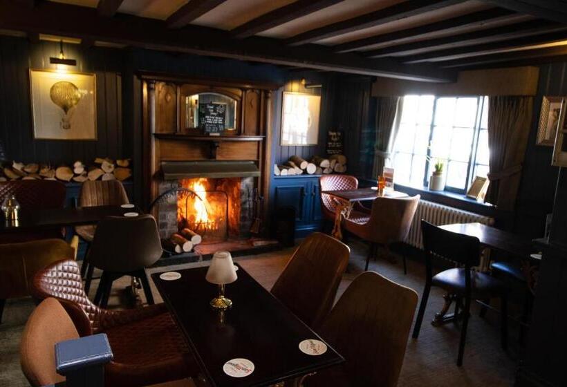 فندق فئة نجمة واحدة The Wheatsheaf Pub, Kitchen & Rooms