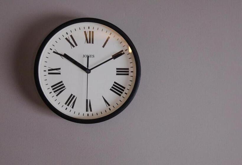 فندق فئة نجمة واحدة The Wheatsheaf Pub, Kitchen & Rooms