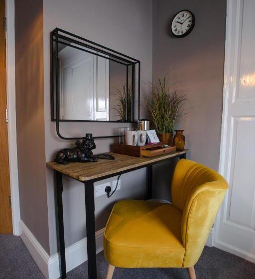 فندق فئة نجمة واحدة The Wheatsheaf Pub, Kitchen & Rooms