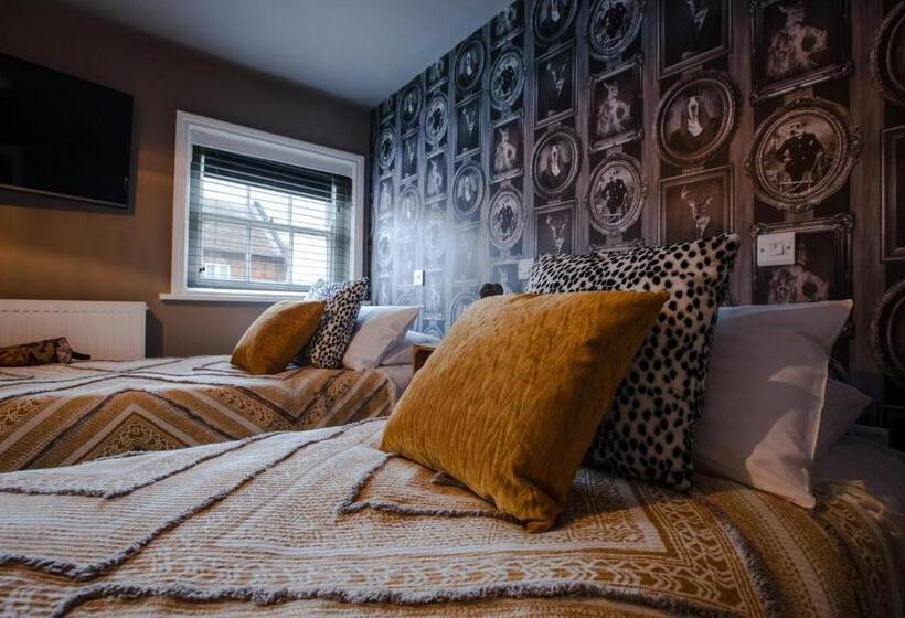 فندق فئة نجمة واحدة The Wheatsheaf Pub, Kitchen & Rooms