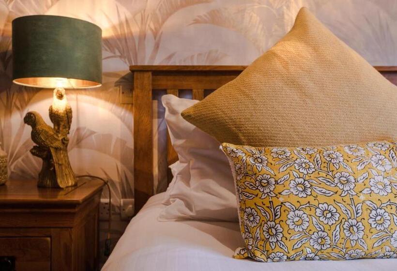 فندق فئة نجمة واحدة The Wheatsheaf Pub, Kitchen & Rooms