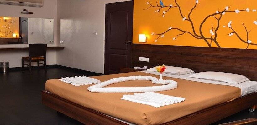 בית מלון כפרי Abirami Residency